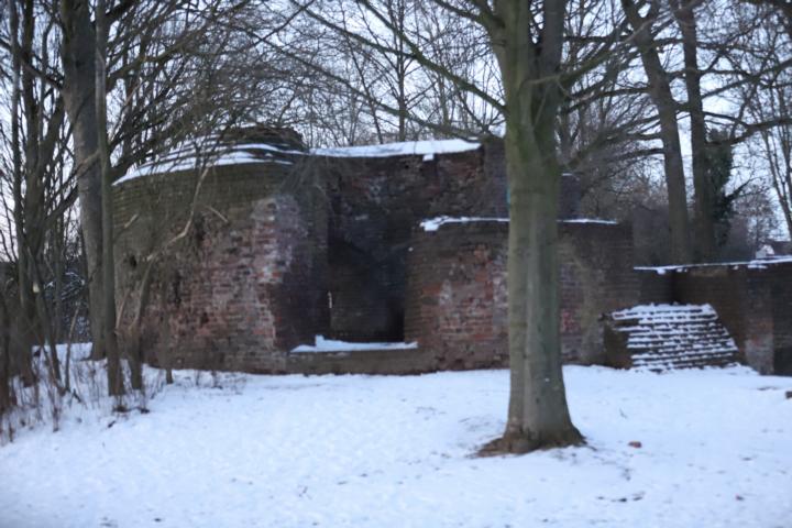 Burgruine Wachtendonk im Schnee